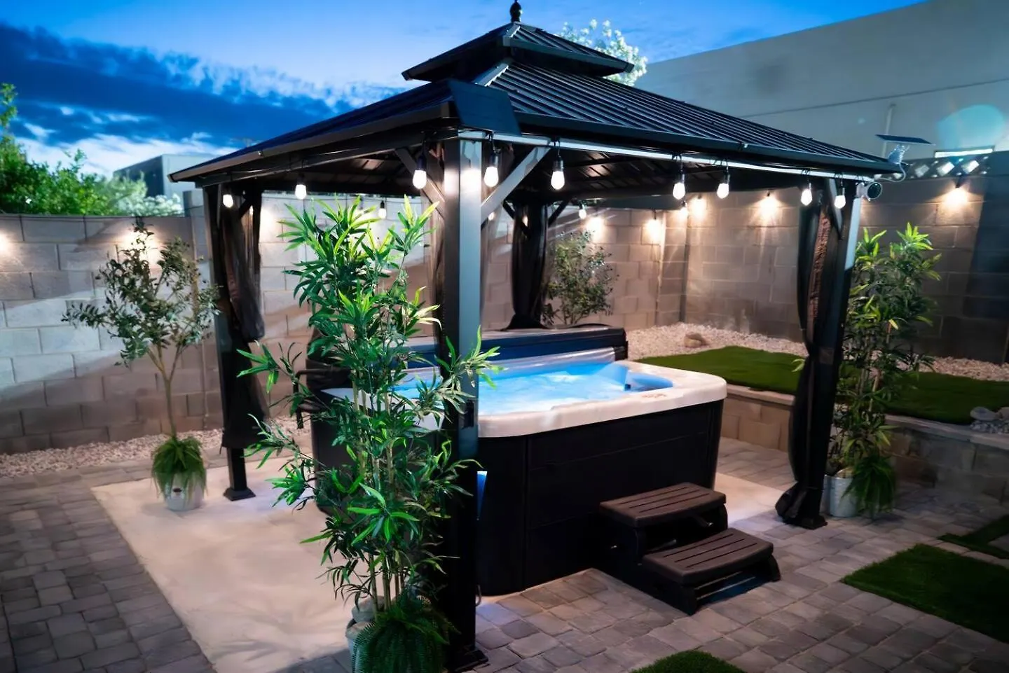 Enchanting Gardenhome- Spacious Yardluxe Jacuzzi Las Vegas