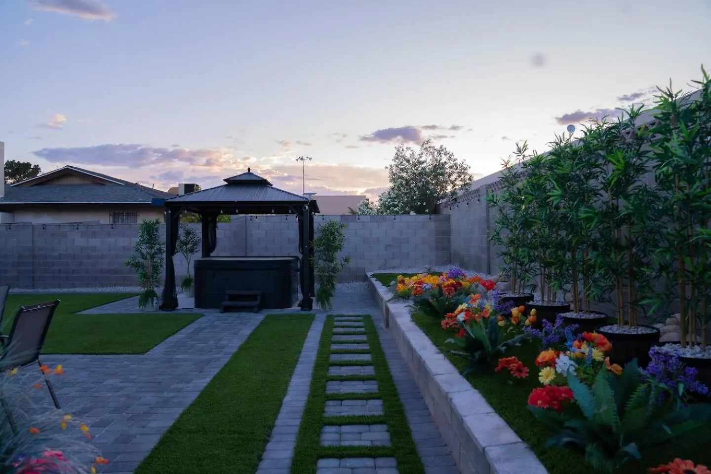Enchanting Gardenhome- Spacious Yardluxe Jacuzzi Las Vegas United States