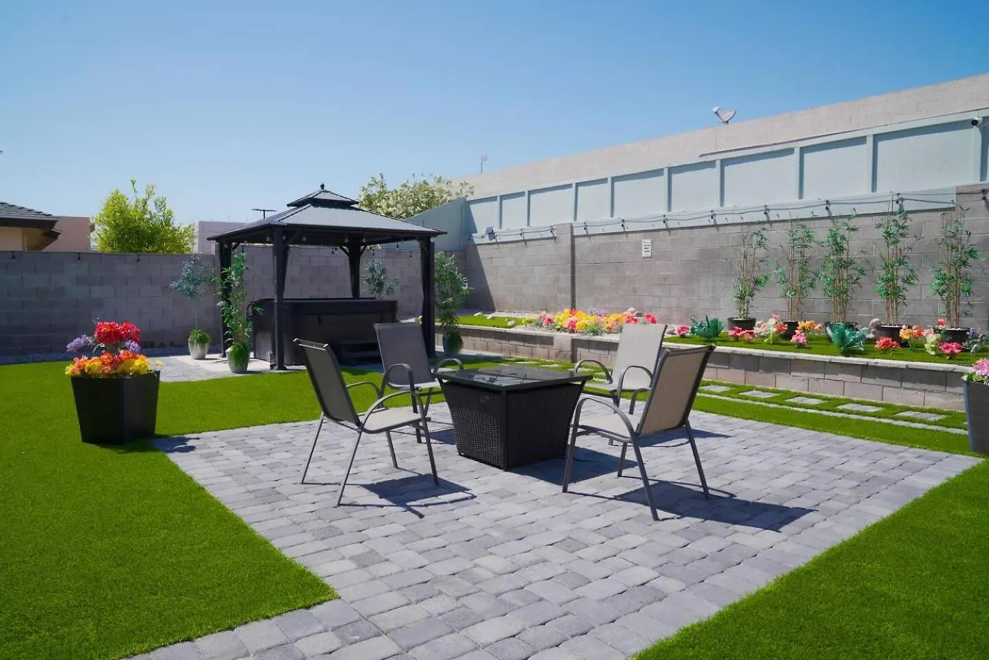 Holiday home Enchanting Gardenhome- Spacious Yardluxe Jacuzzi Las Vegas United States